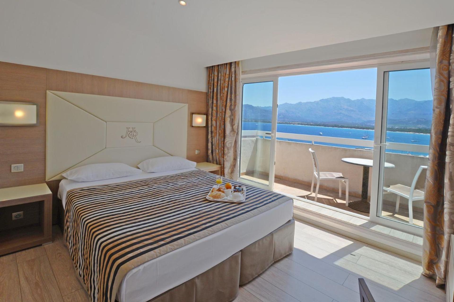 Hotel Le Rocher กาลวี ภายนอก รูปภาพ
