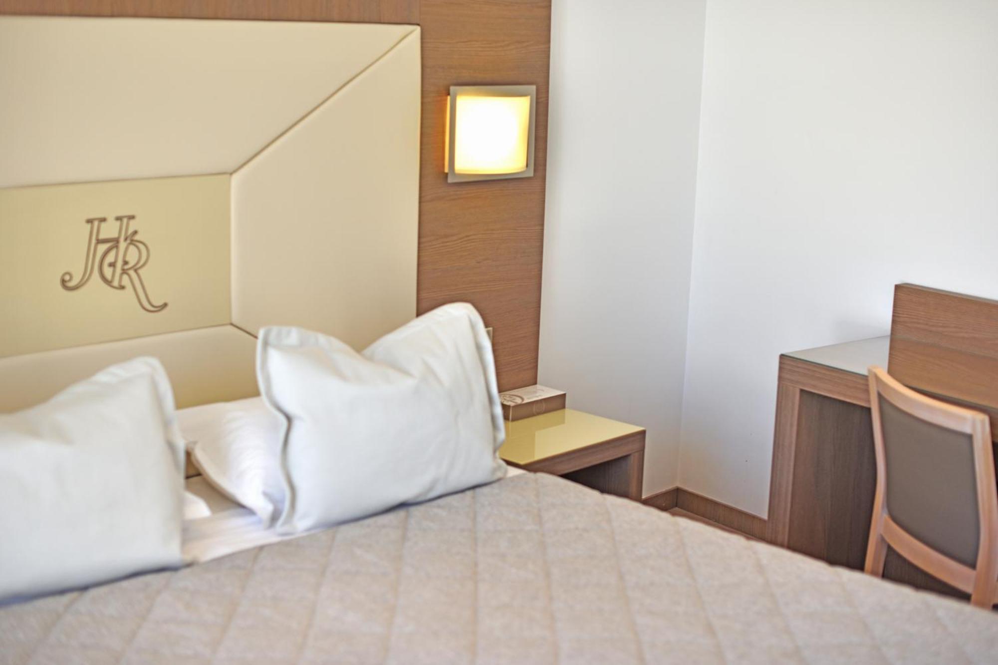 Hotel Le Rocher กาลวี ภายนอก รูปภาพ