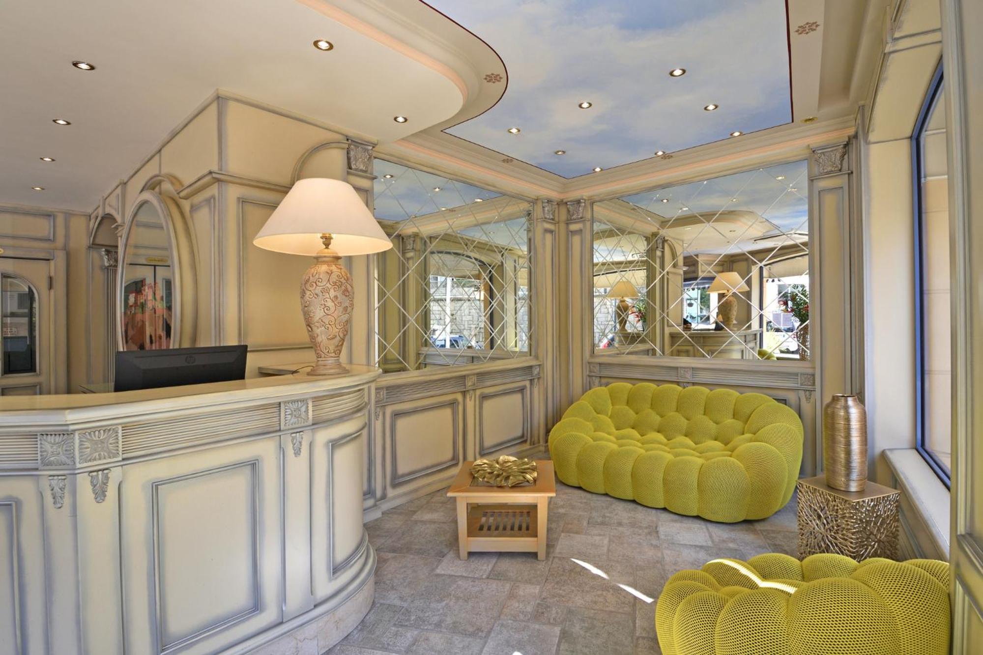 Hotel Le Rocher กาลวี ภายนอก รูปภาพ