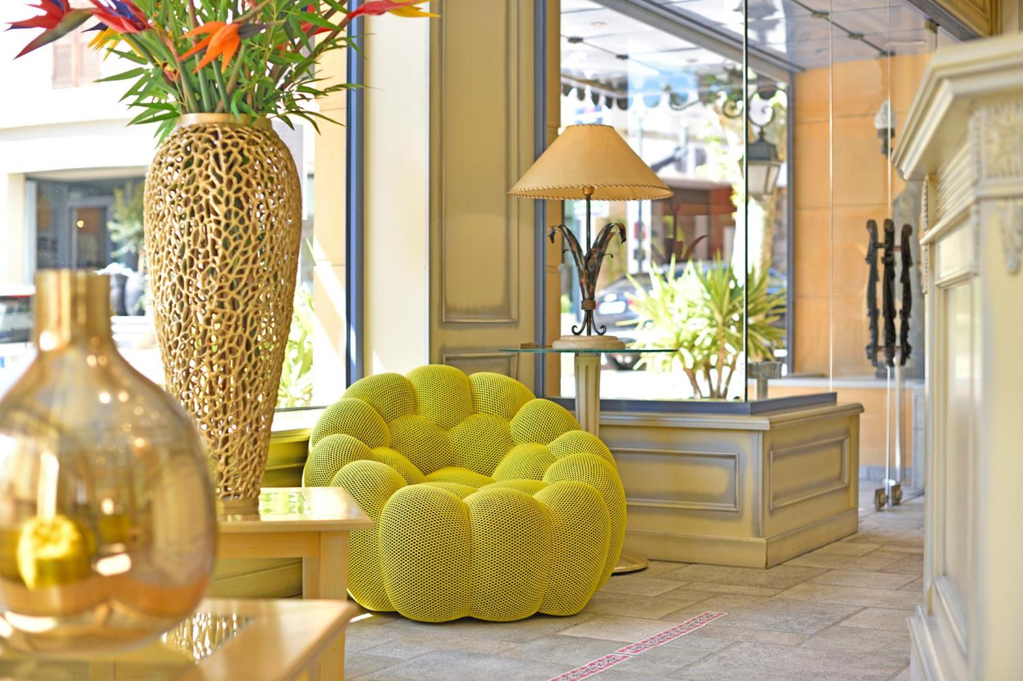 Hotel Le Rocher กาลวี ภายนอก รูปภาพ