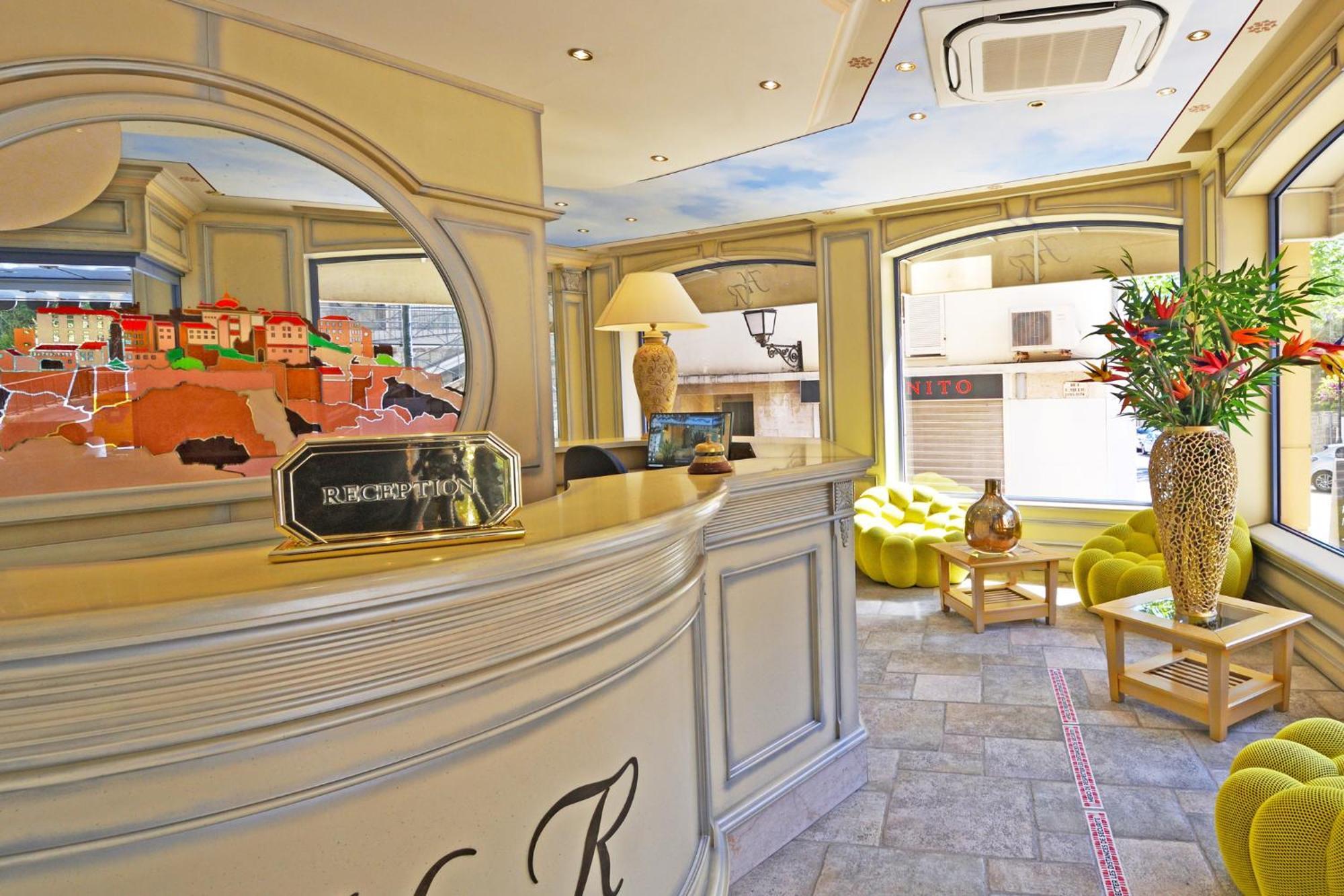 Hotel Le Rocher กาลวี ภายนอก รูปภาพ